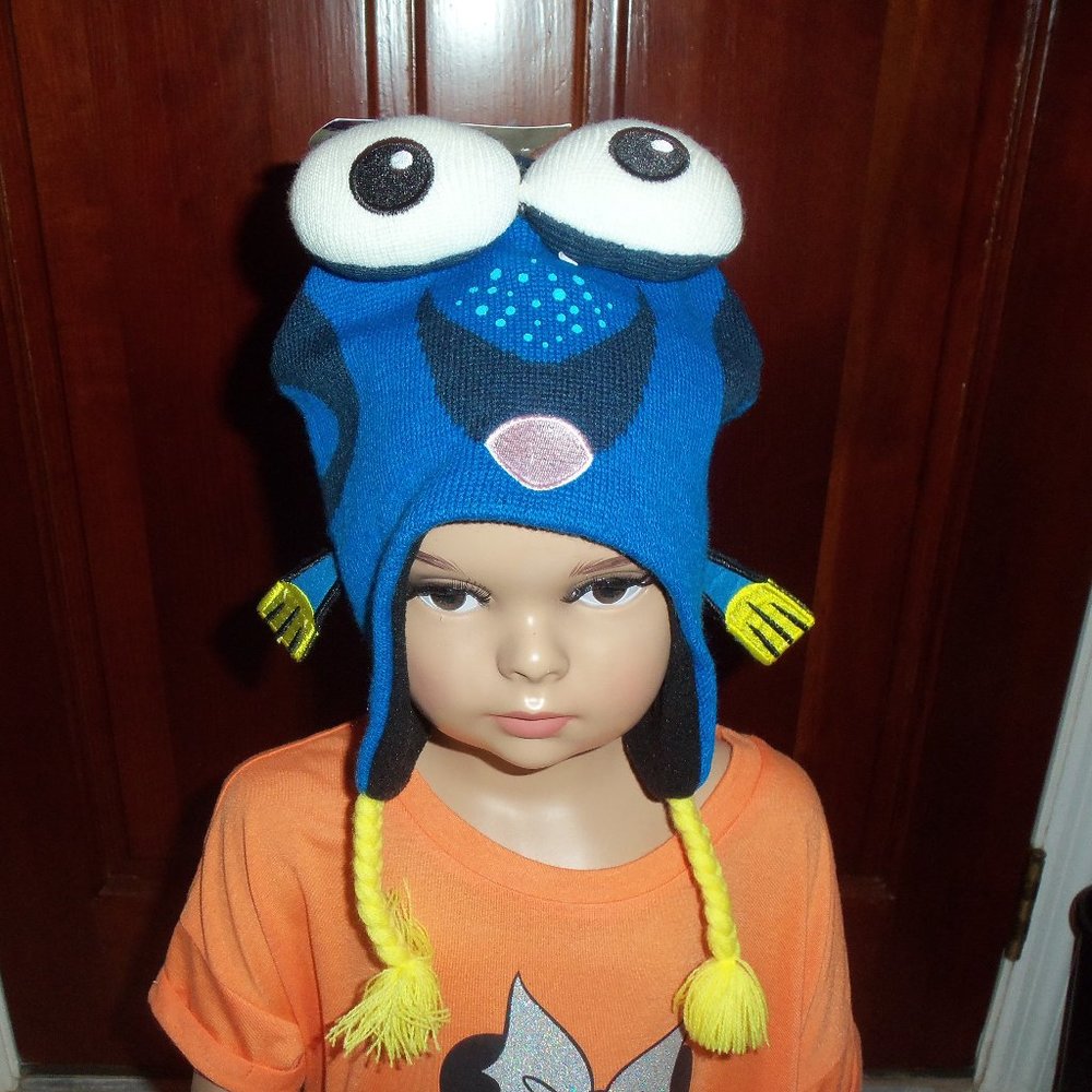 FINDING DORY Disney Pixar Knit Hat with Gills&Braids,Kids One Size,New with Tag